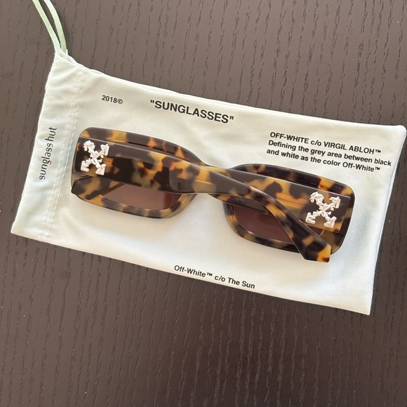 Off-White Sunglasses - Full Inclusion - Picture 5 of 15